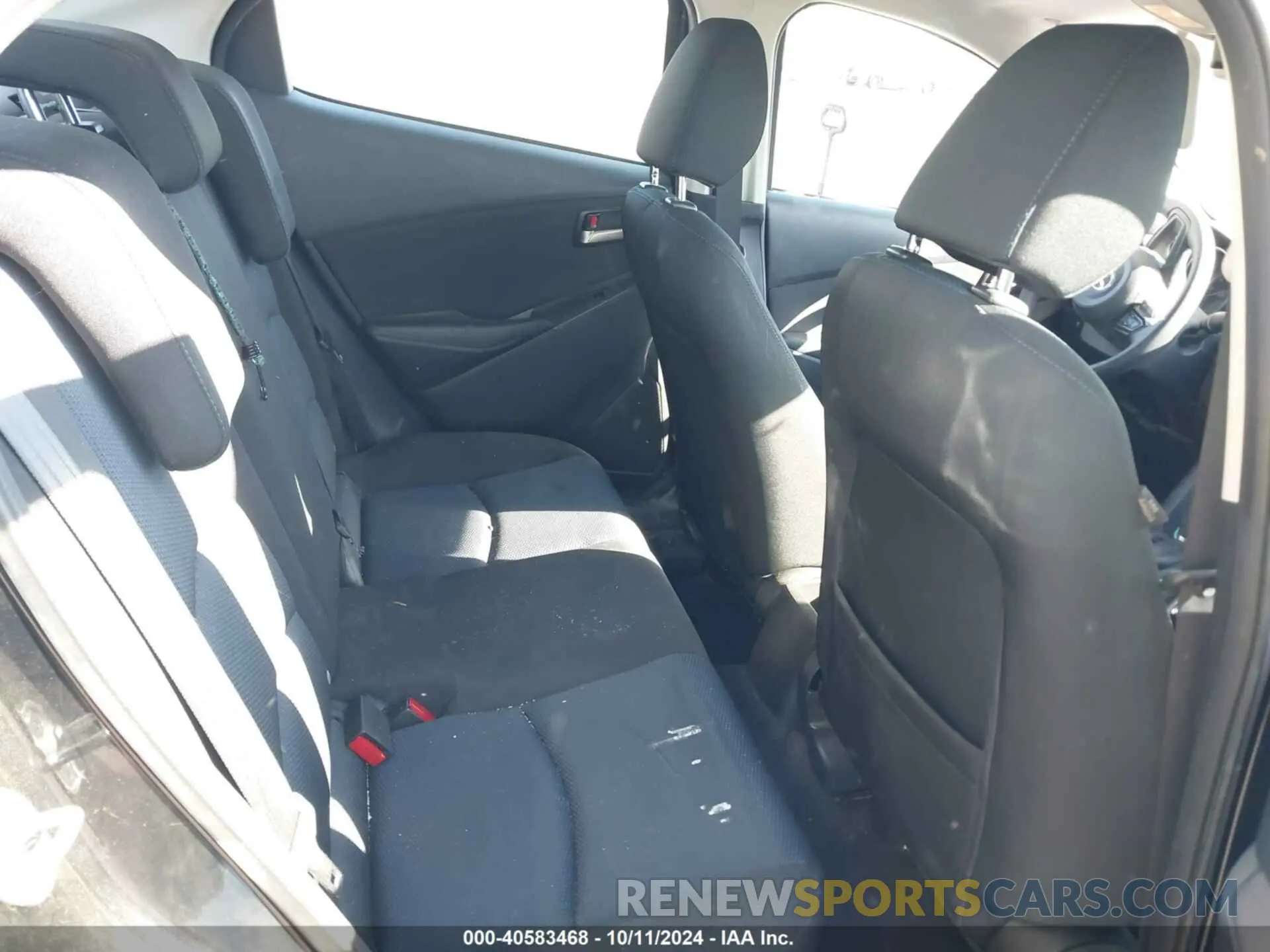 8 Photograph of a damaged car 3MYDLBYV8KY517822 TOYOTA YARIS 2019