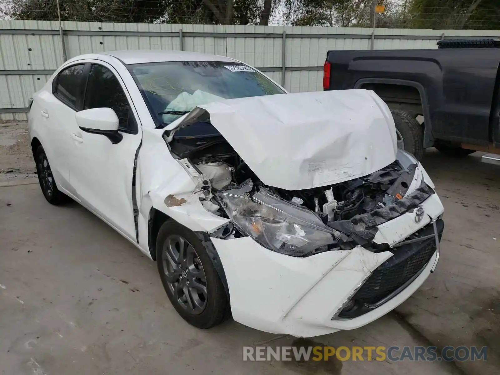 1 Photograph of a damaged car 3MYDLBYV8KY521143 TOYOTA YARIS 2019