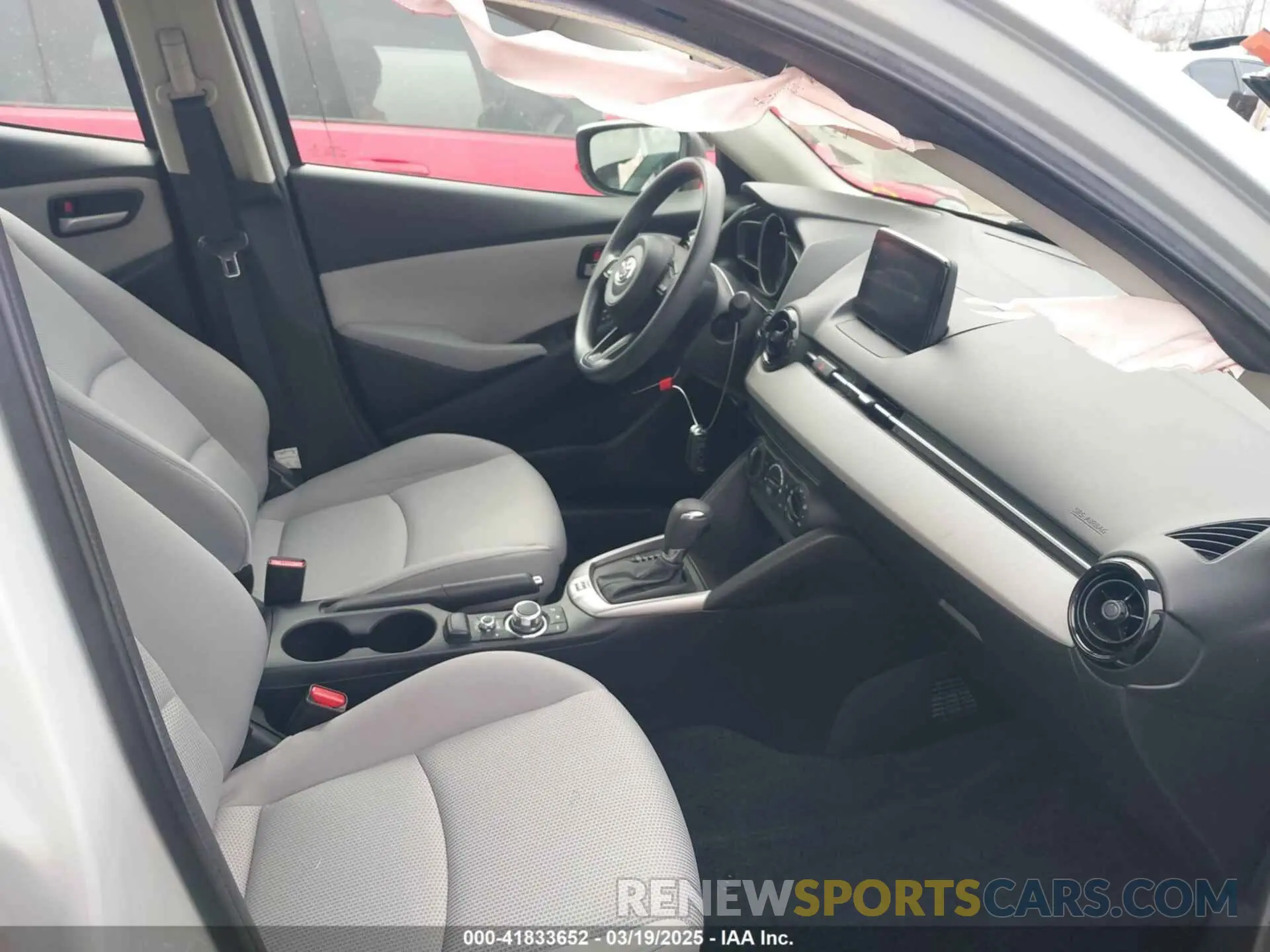 5 Photograph of a damaged car 3MYDLBYV8KY526259 TOYOTA YARIS 2019