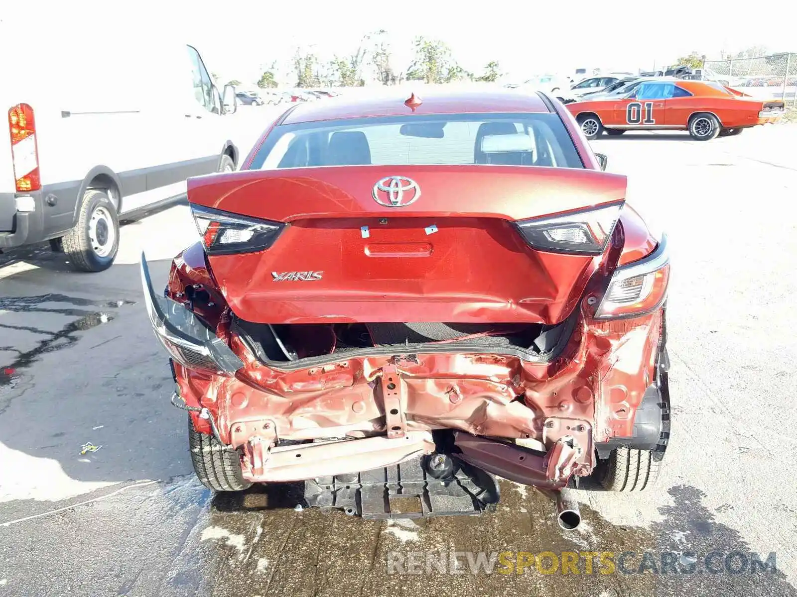 9 Photograph of a damaged car 3MYDLBYV8KY527539 TOYOTA YARIS 2019