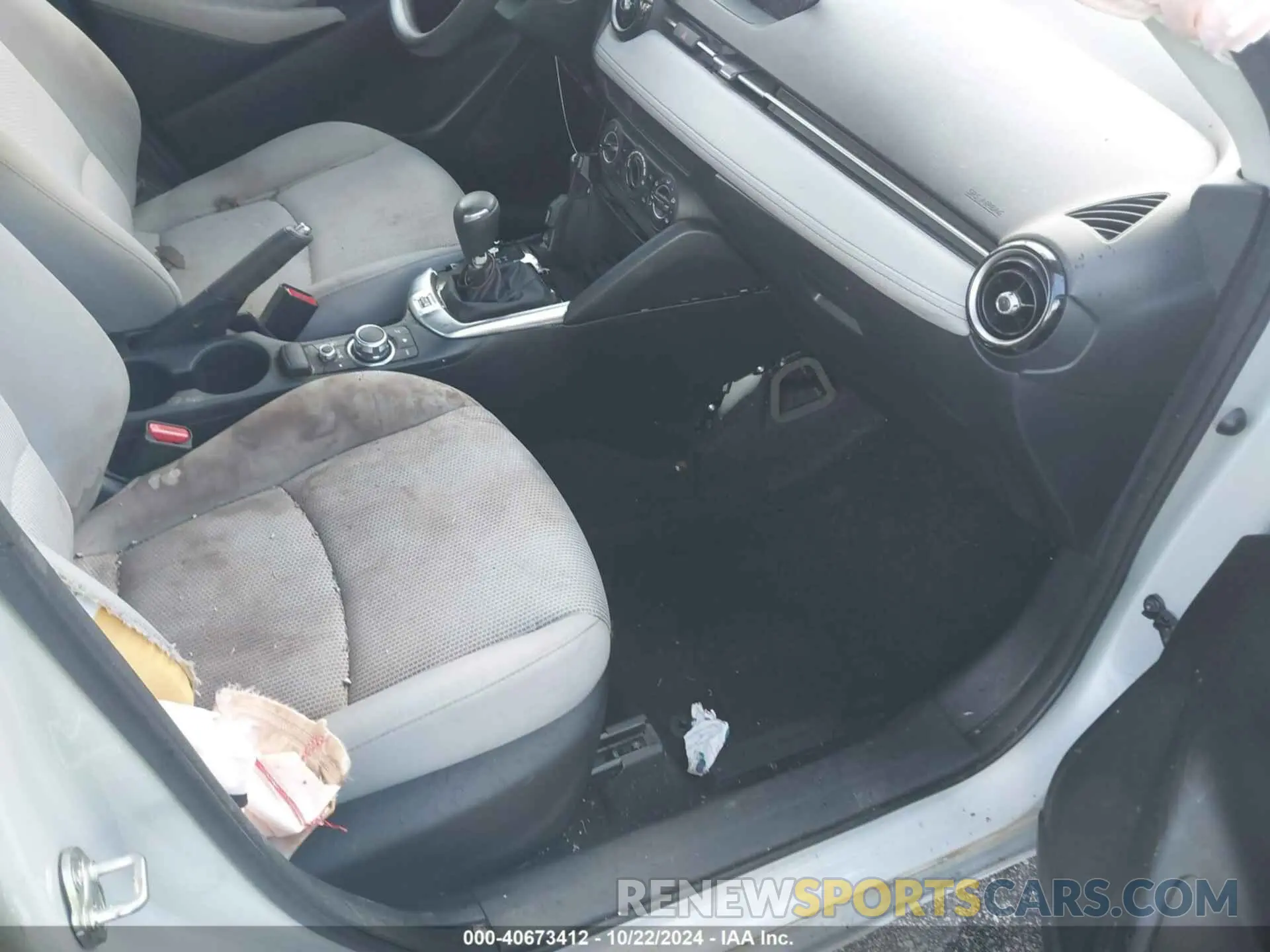 5 Photograph of a damaged car 3MYDLBYV8KY527931 TOYOTA YARIS 2019