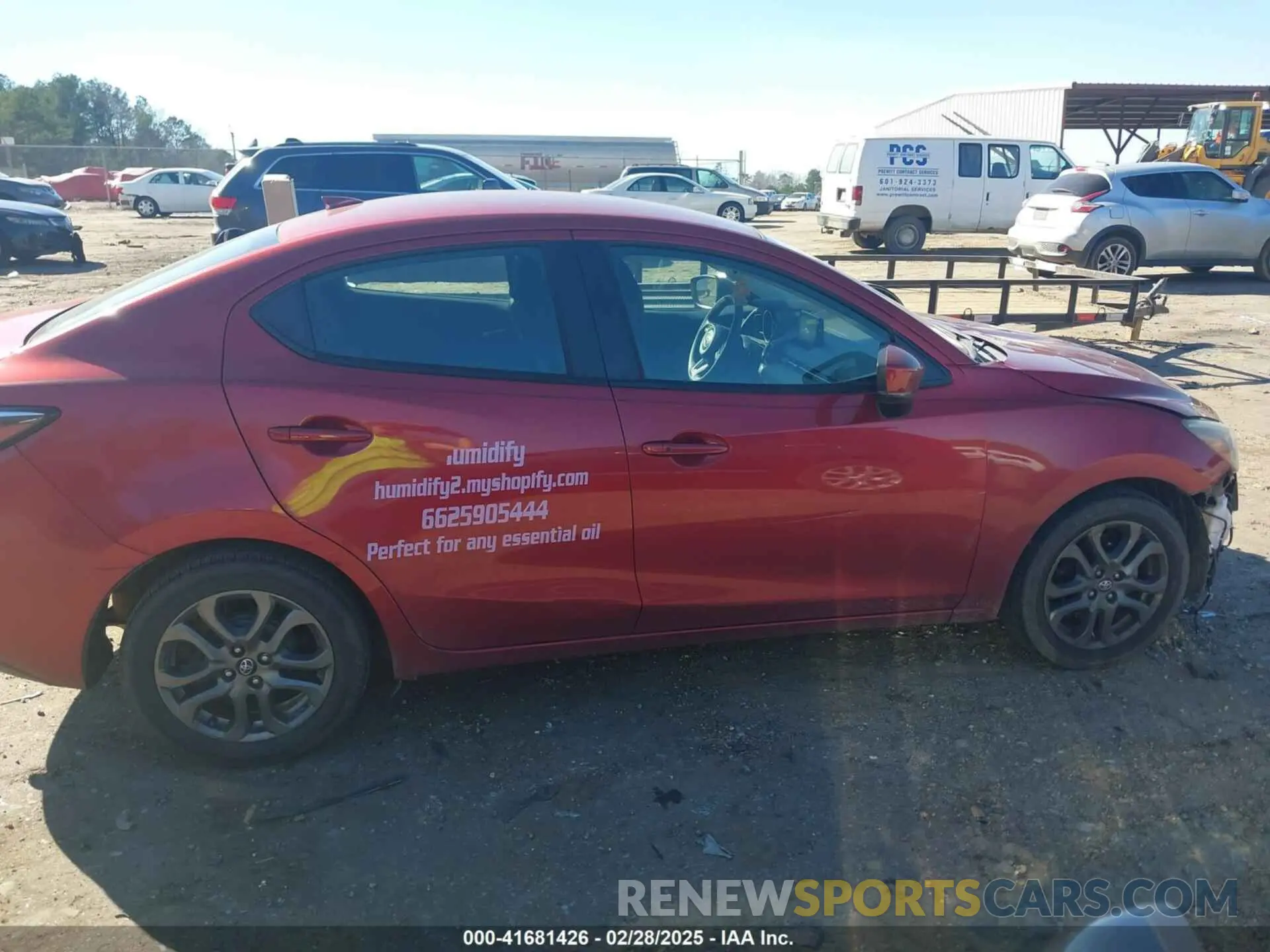 14 Photograph of a damaged car 3MYDLBYV9KY502584 TOYOTA YARIS 2019