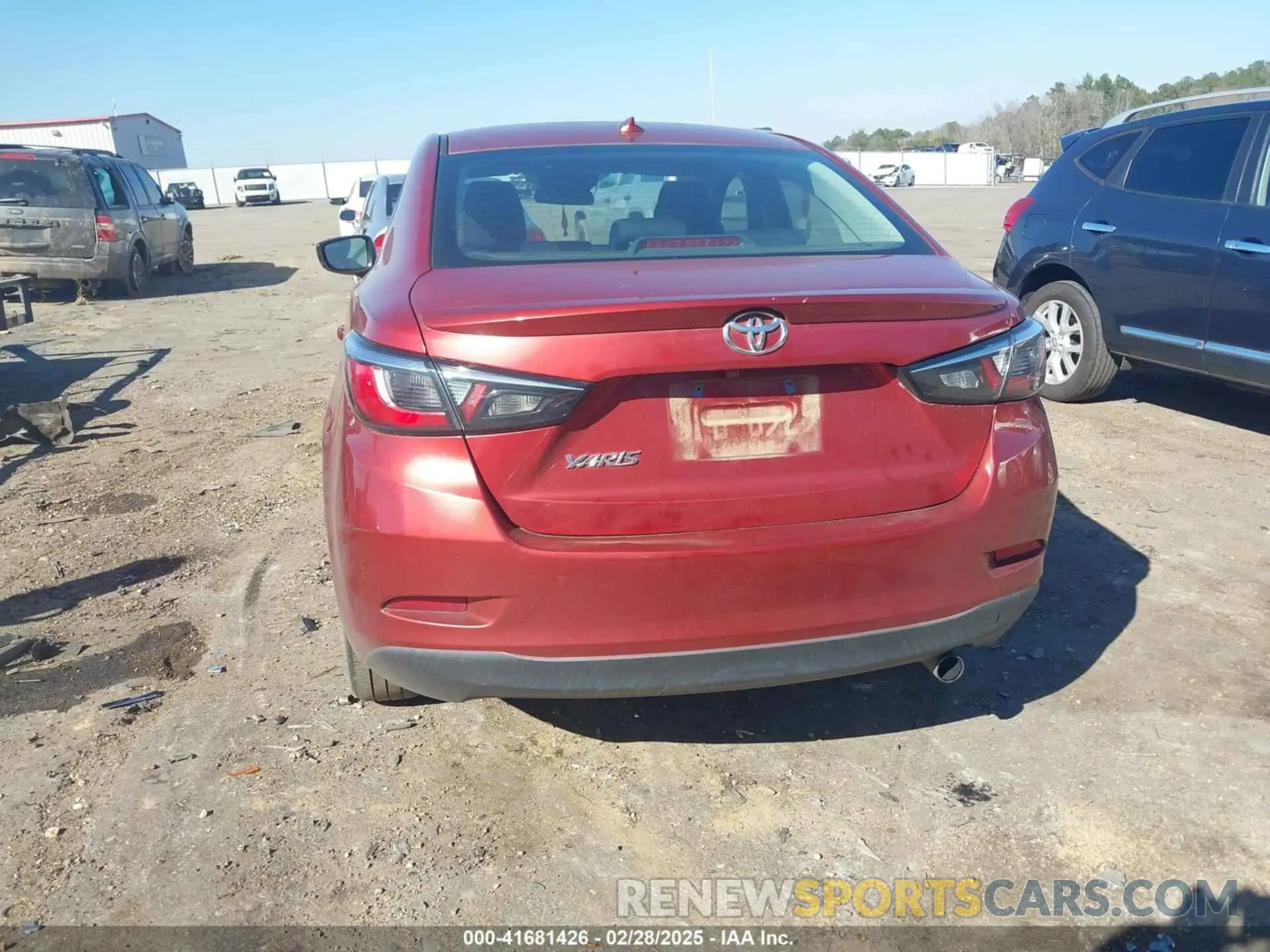 17 Photograph of a damaged car 3MYDLBYV9KY502584 TOYOTA YARIS 2019