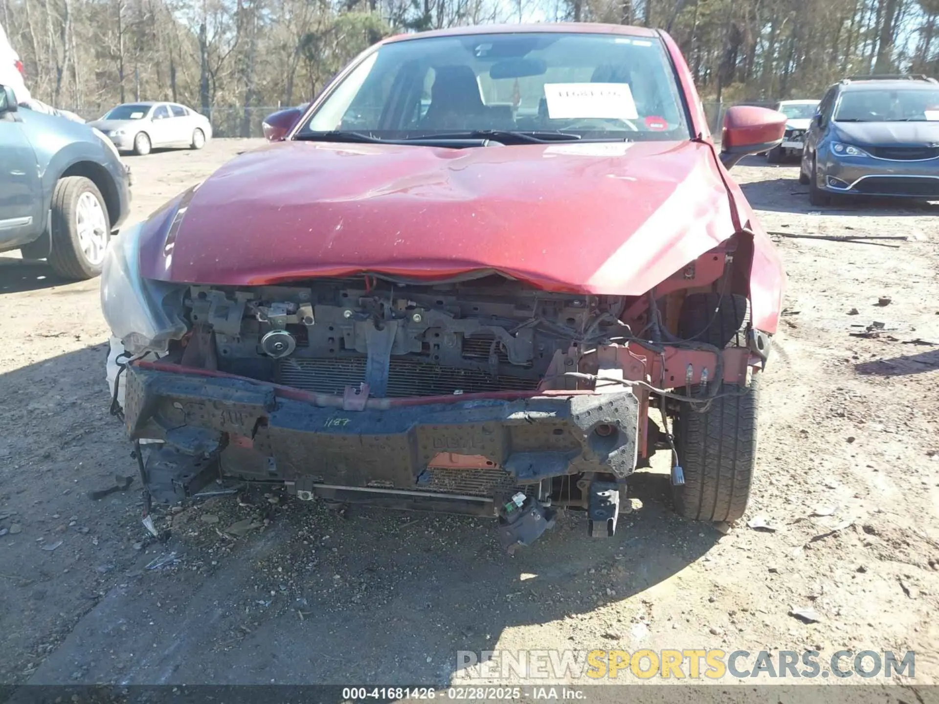 6 Photograph of a damaged car 3MYDLBYV9KY502584 TOYOTA YARIS 2019