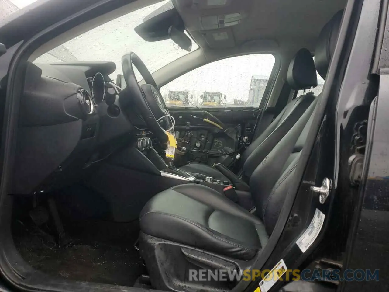7 Photograph of a damaged car 3MYDLBYV9KY503170 TOYOTA YARIS 2019