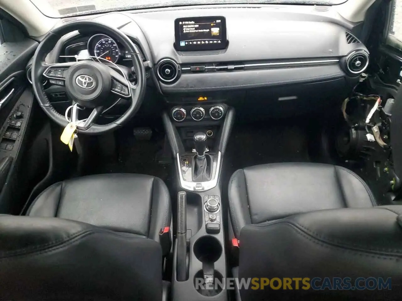 8 Photograph of a damaged car 3MYDLBYV9KY503170 TOYOTA YARIS 2019