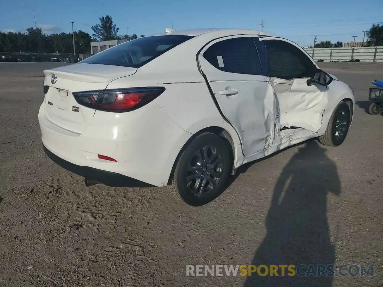 3 Photograph of a damaged car 3MYDLBYV9KY504254 TOYOTA YARIS 2019