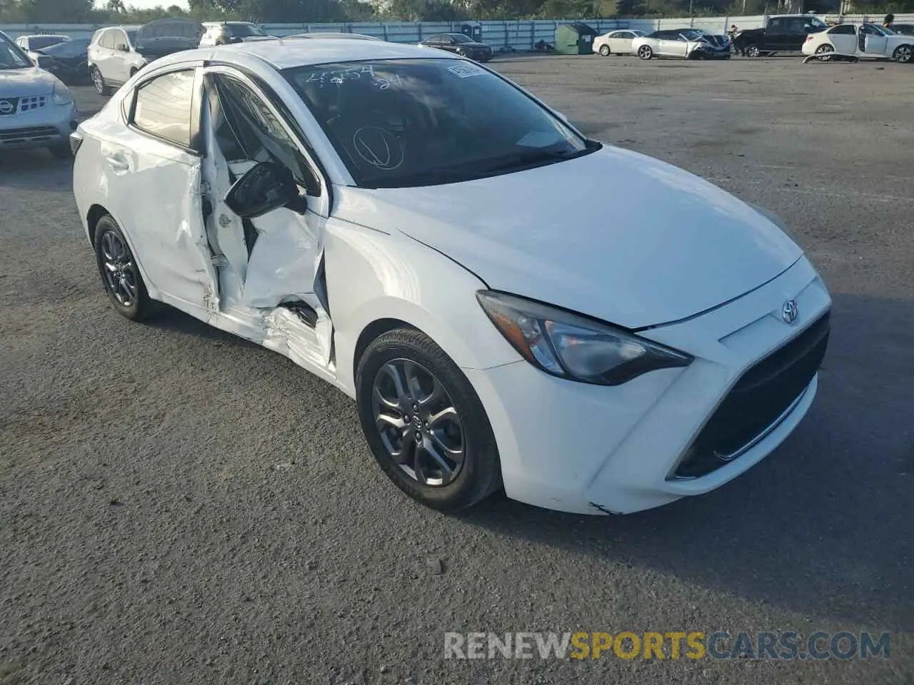 4 Photograph of a damaged car 3MYDLBYV9KY504254 TOYOTA YARIS 2019