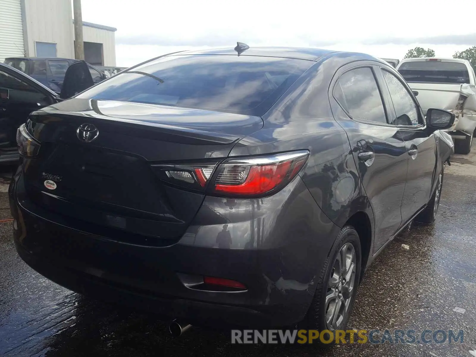 4 Photograph of a damaged car 3MYDLBYV9KY505825 TOYOTA YARIS 2019