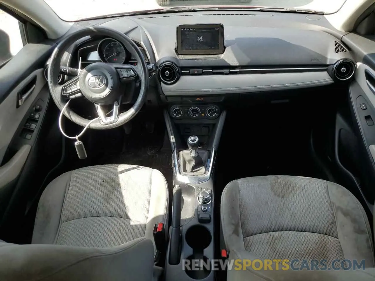8 Photograph of a damaged car 3MYDLBYV9KY507994 TOYOTA YARIS 2019
