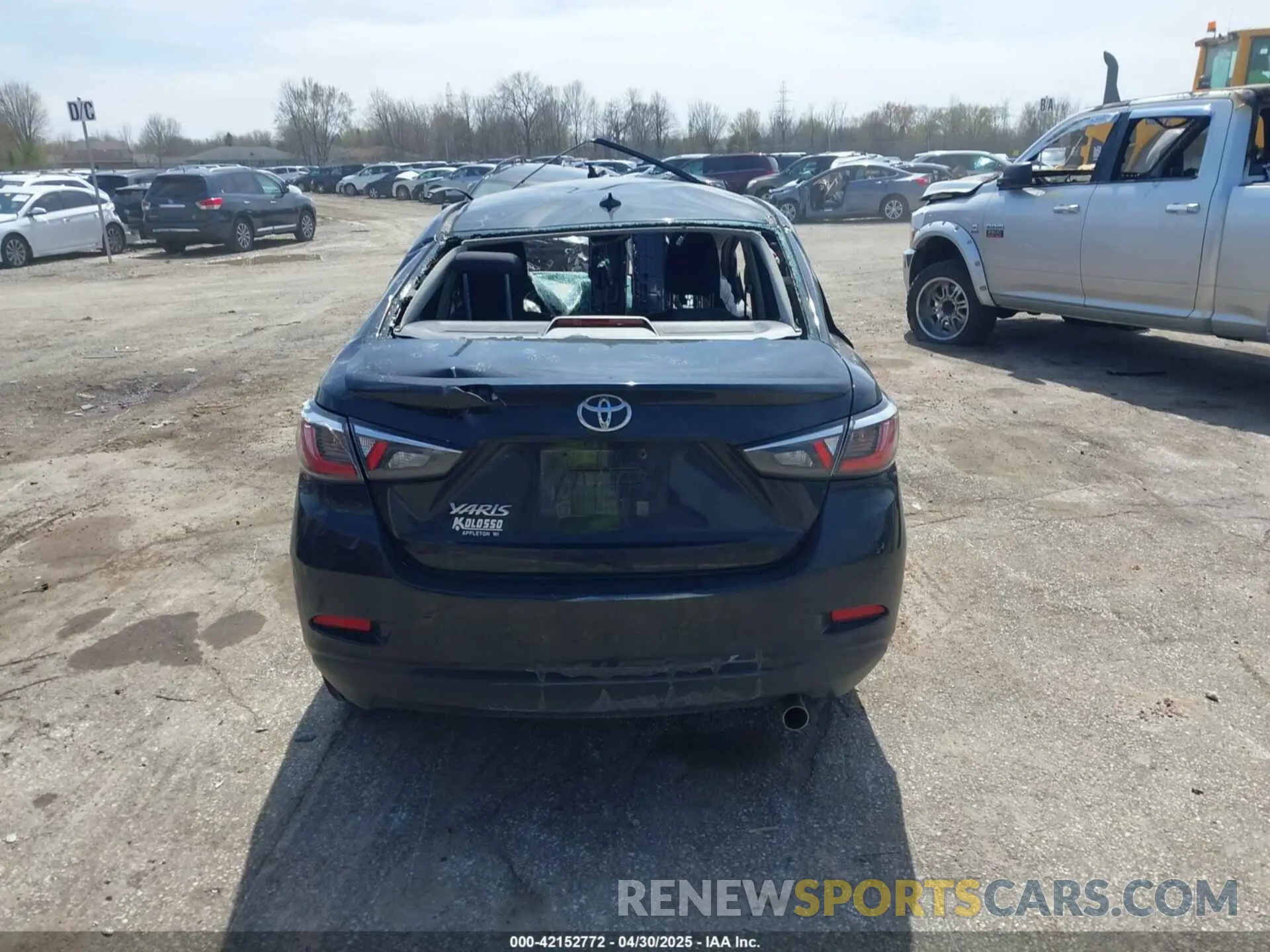 15 Photograph of a damaged car 3MYDLBYV9KY509261 TOYOTA YARIS 2019