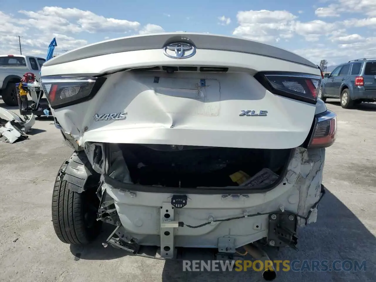 6 Photograph of a damaged car 3MYDLBYV9KY512340 TOYOTA YARIS 2019