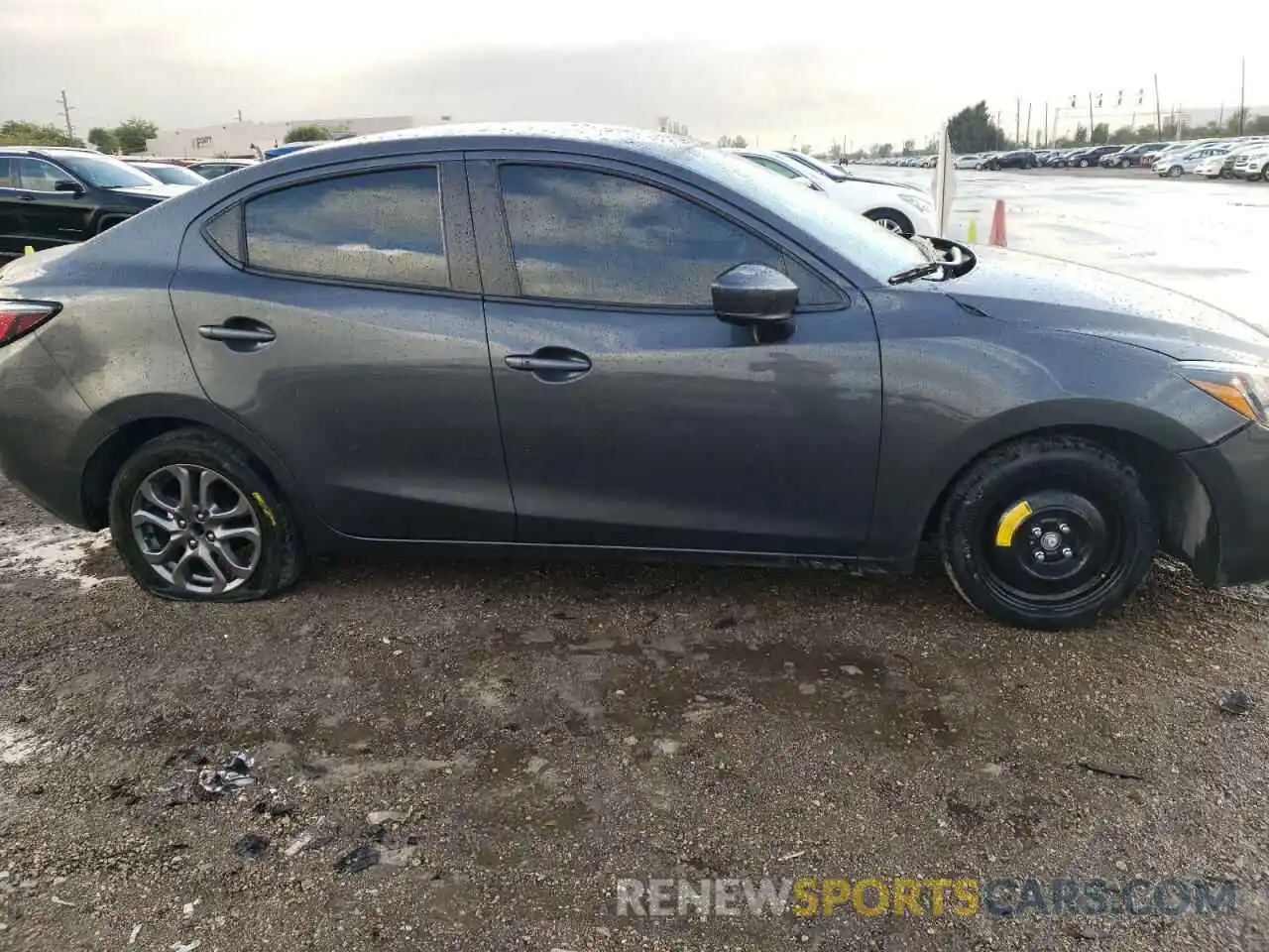 9 Photograph of a damaged car 3MYDLBYV9KY515688 TOYOTA YARIS 2019