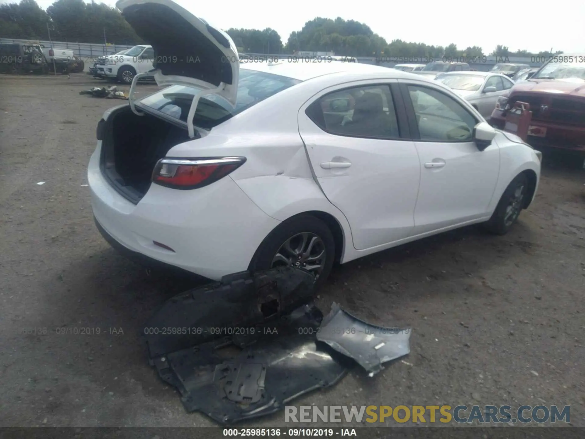 4 Photograph of a damaged car 3MYDLBYV9KY516727 TOYOTA YARIS 2019