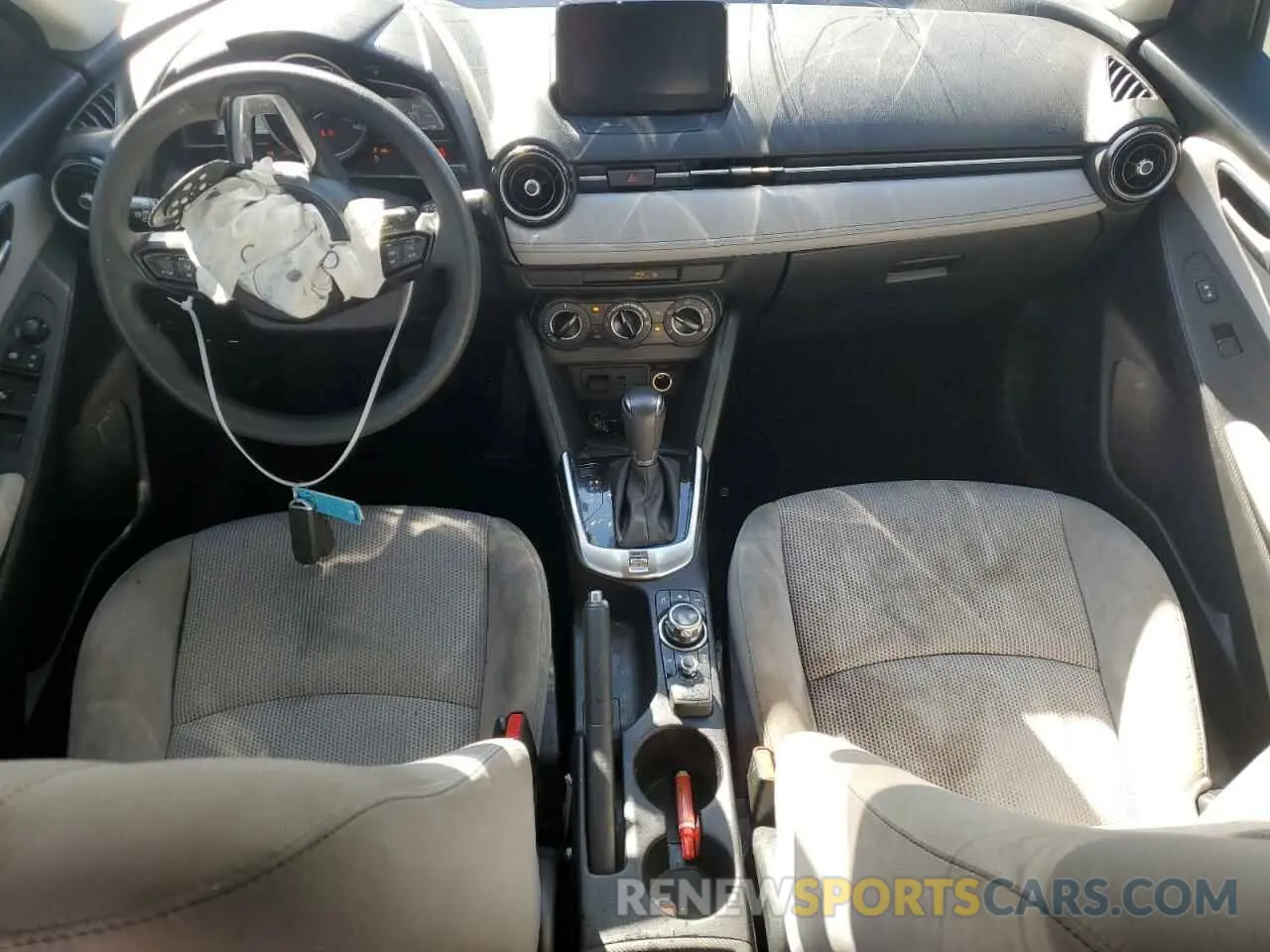 8 Photograph of a damaged car 3MYDLBYV9KY518042 TOYOTA YARIS 2019