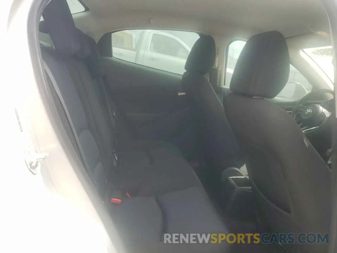 10 Photograph of a damaged car 3MYDLBYV9KY519238 TOYOTA YARIS 2019