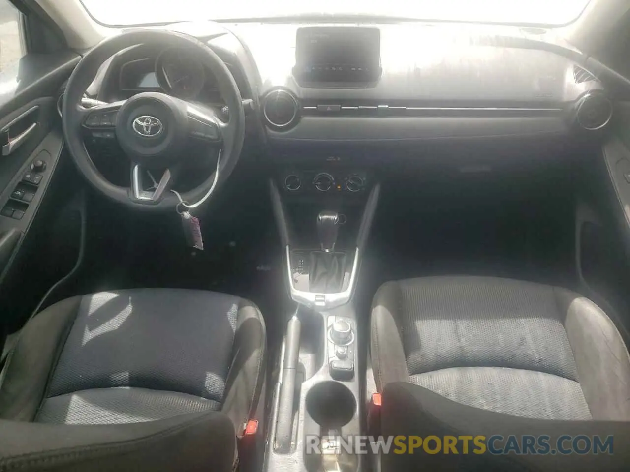 8 Photograph of a damaged car 3MYDLBYV9KY519238 TOYOTA YARIS 2019