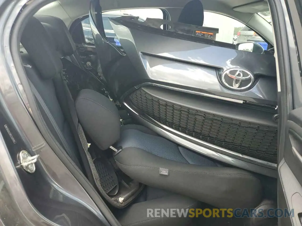 10 Photograph of a damaged car 3MYDLBYV9KY520180 TOYOTA YARIS 2019