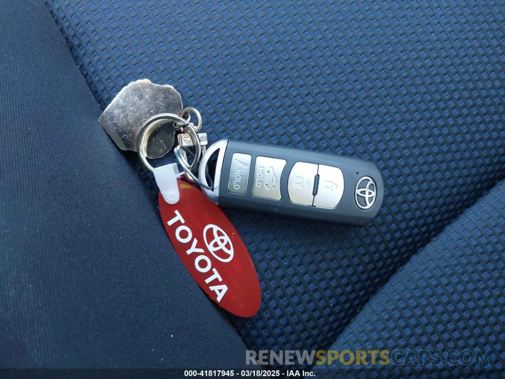 11 Photograph of a damaged car 3MYDLBYV9KY523922 TOYOTA YARIS 2019