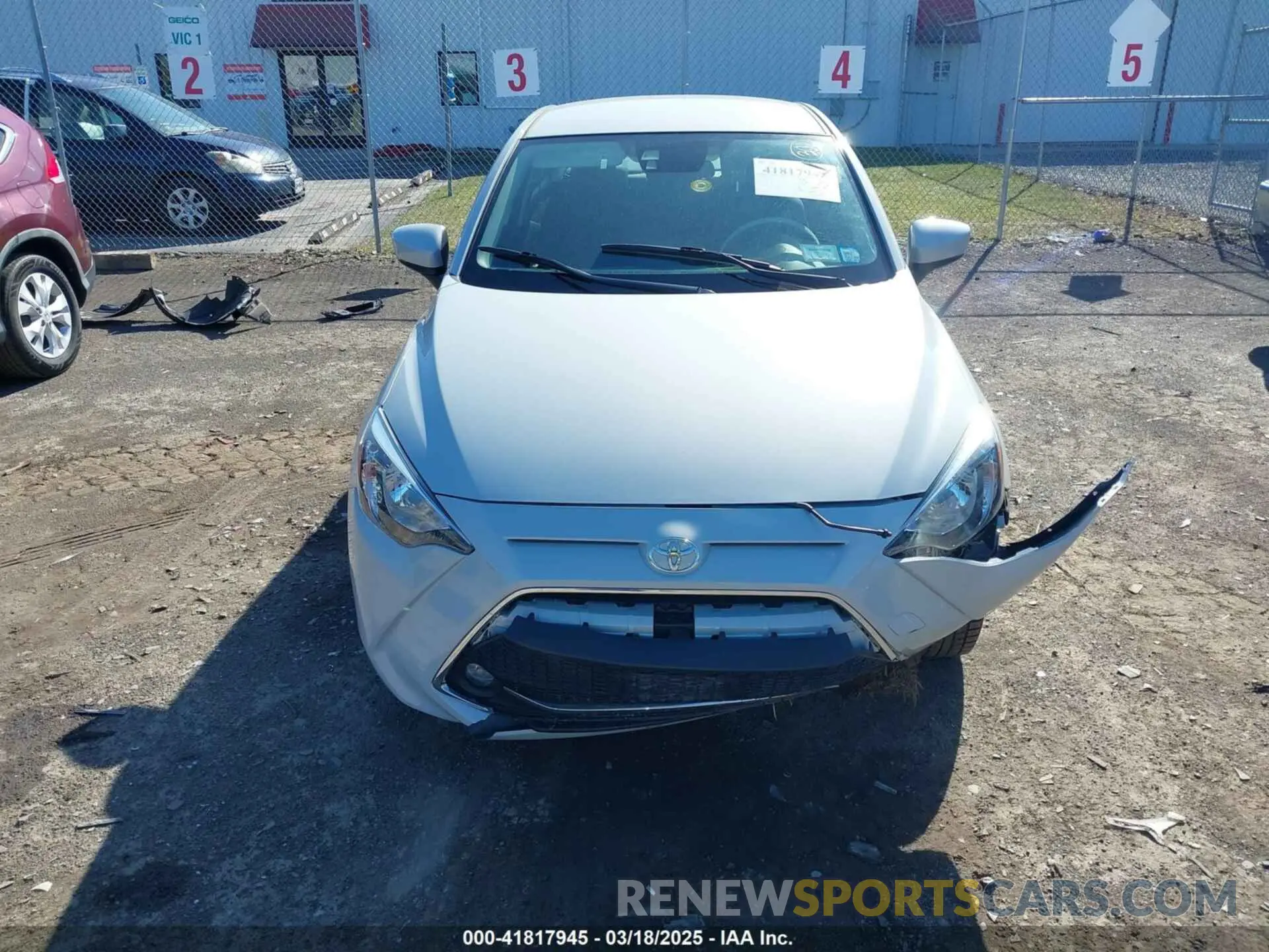 12 Photograph of a damaged car 3MYDLBYV9KY523922 TOYOTA YARIS 2019