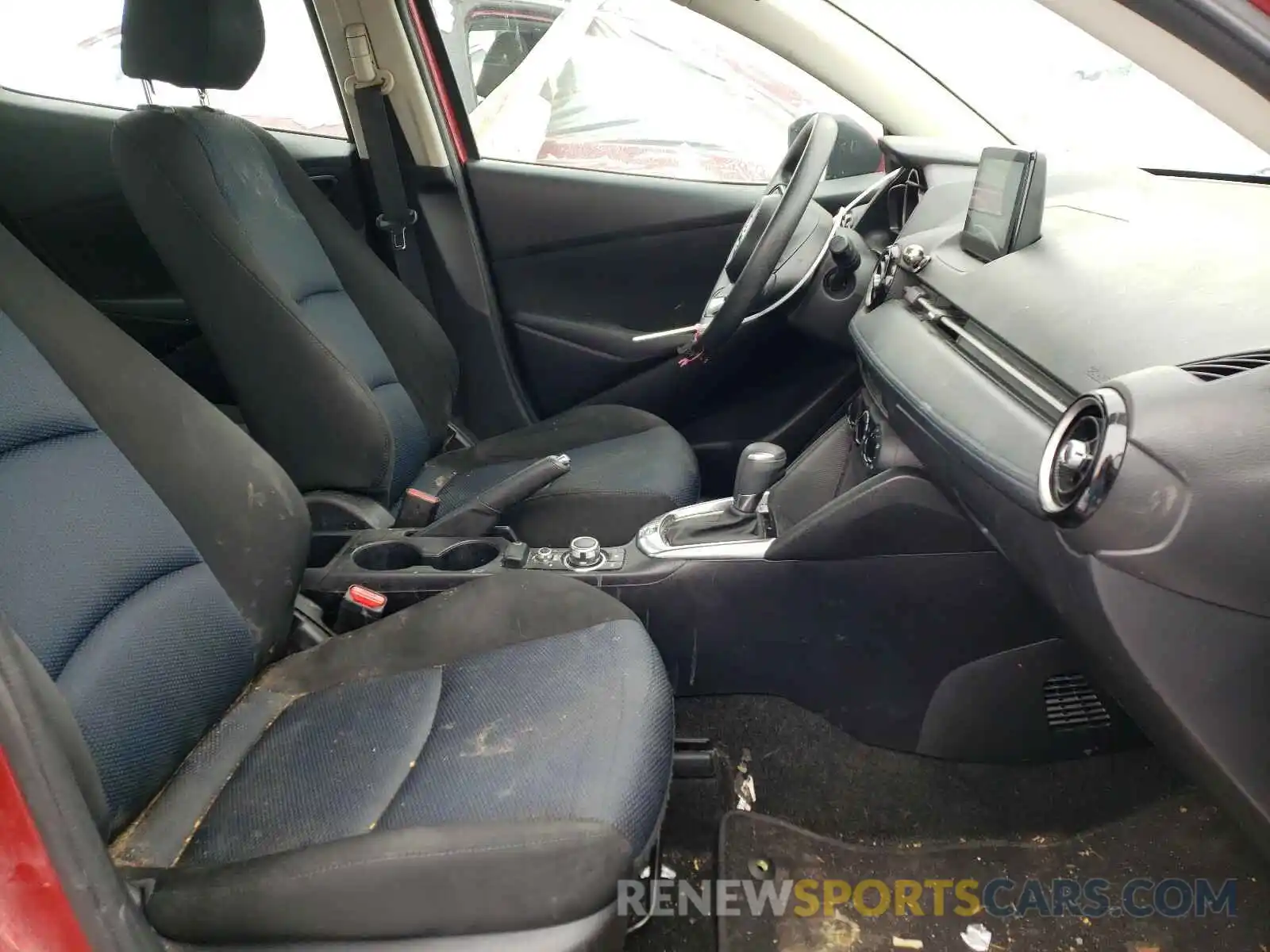 5 Photograph of a damaged car 3MYDLBYV9KY524147 TOYOTA YARIS 2019