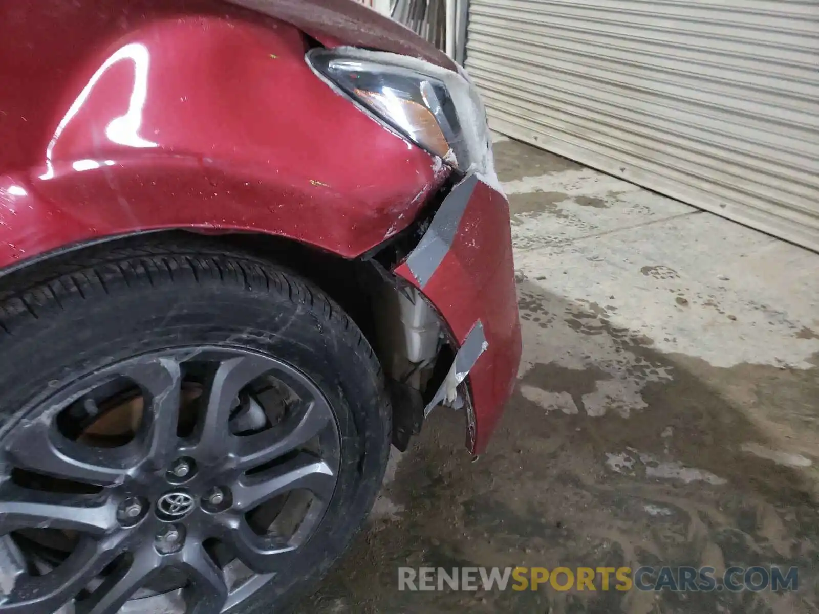 9 Photograph of a damaged car 3MYDLBYV9KY524147 TOYOTA YARIS 2019