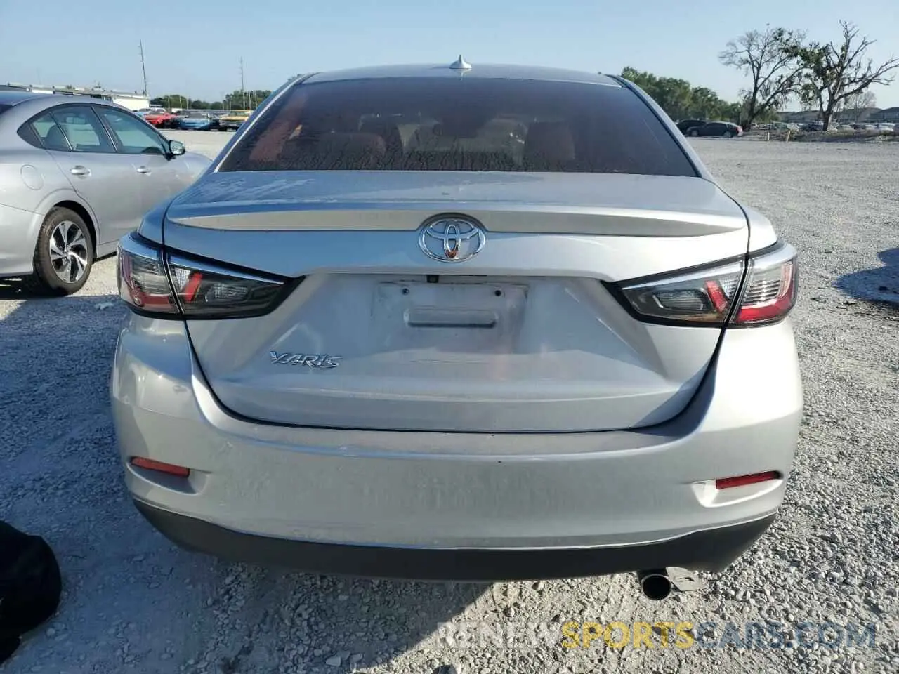 6 Photograph of a damaged car 3MYDLBYV9KY528201 TOYOTA YARIS 2019