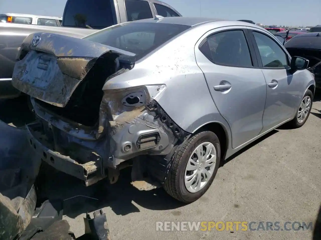 4 Photograph of a damaged car 3MYDLBYVXKY500696 TOYOTA YARIS 2019