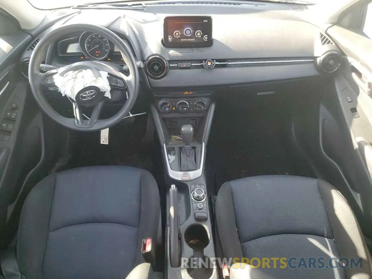 8 Photograph of a damaged car 3MYDLBYVXKY503498 TOYOTA YARIS 2019