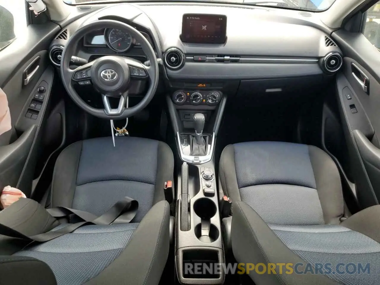 8 Photograph of a damaged car 3MYDLBYVXKY505719 TOYOTA YARIS 2019