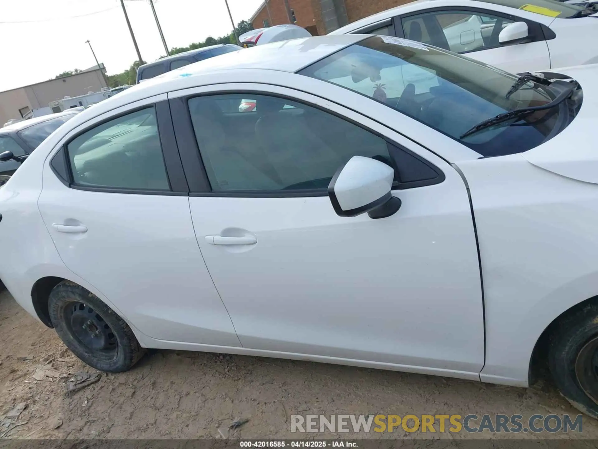 13 Photograph of a damaged car 3MYDLBYVXKY510466 TOYOTA YARIS 2019