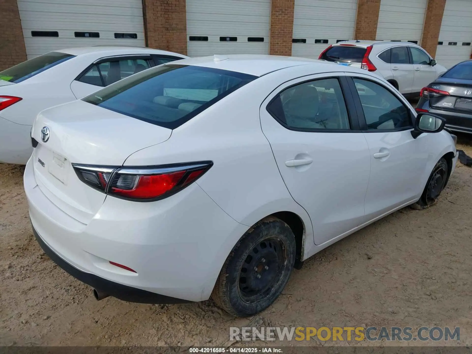 4 Photograph of a damaged car 3MYDLBYVXKY510466 TOYOTA YARIS 2019