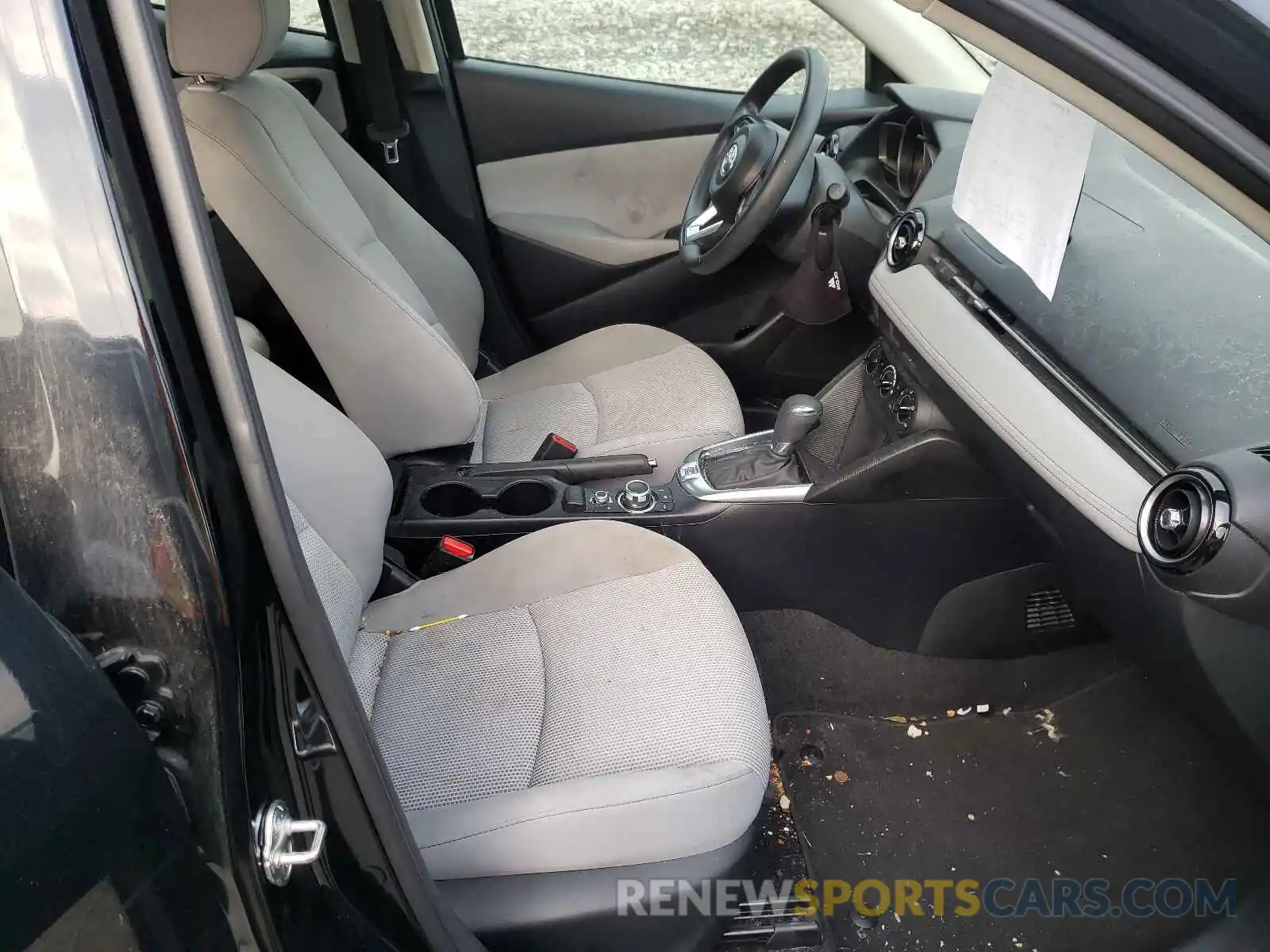 5 Photograph of a damaged car 3MYDLBYVXKY511679 TOYOTA YARIS 2019