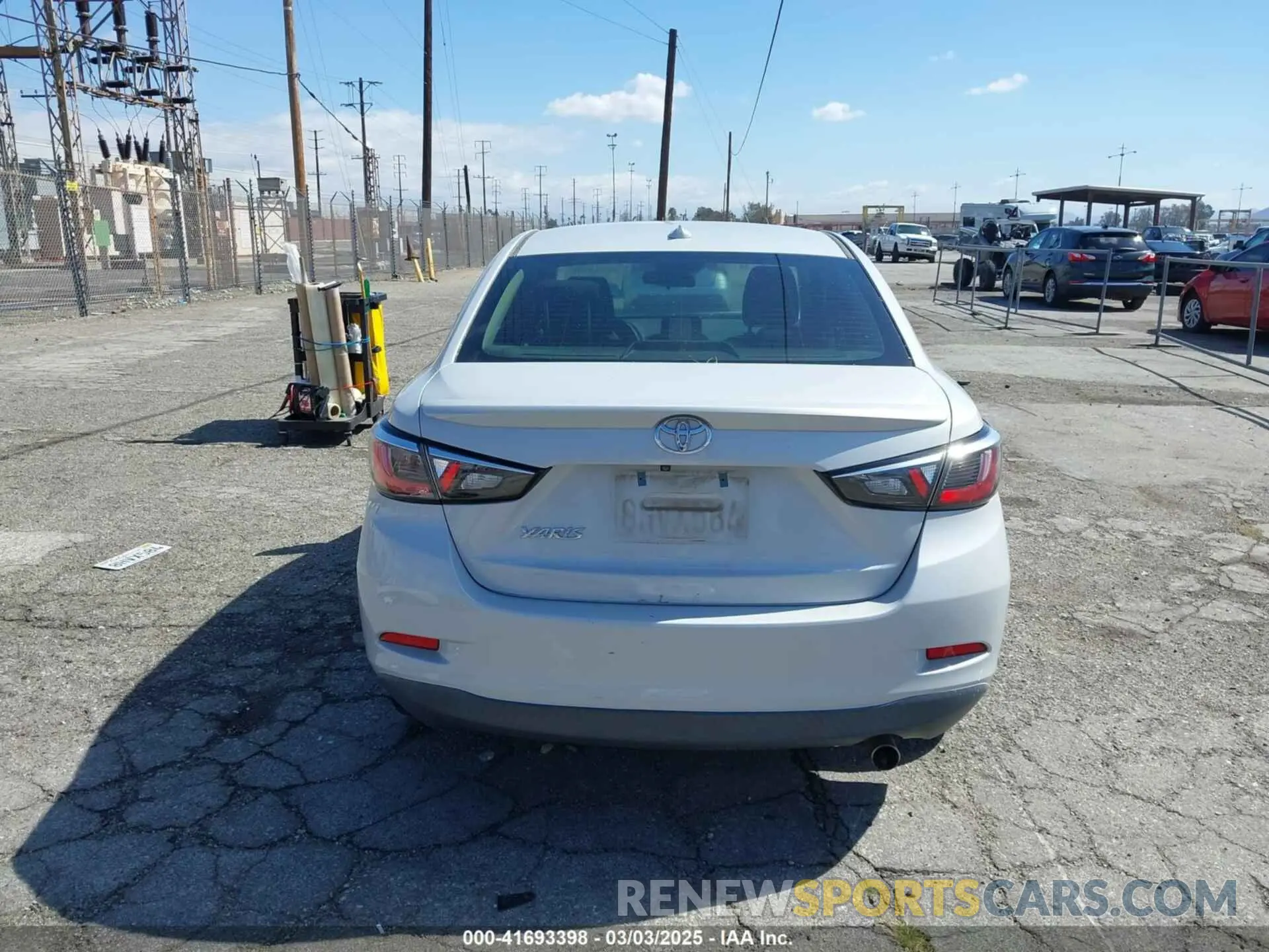 16 Photograph of a damaged car 3MYDLBYVXKY515604 TOYOTA YARIS 2019