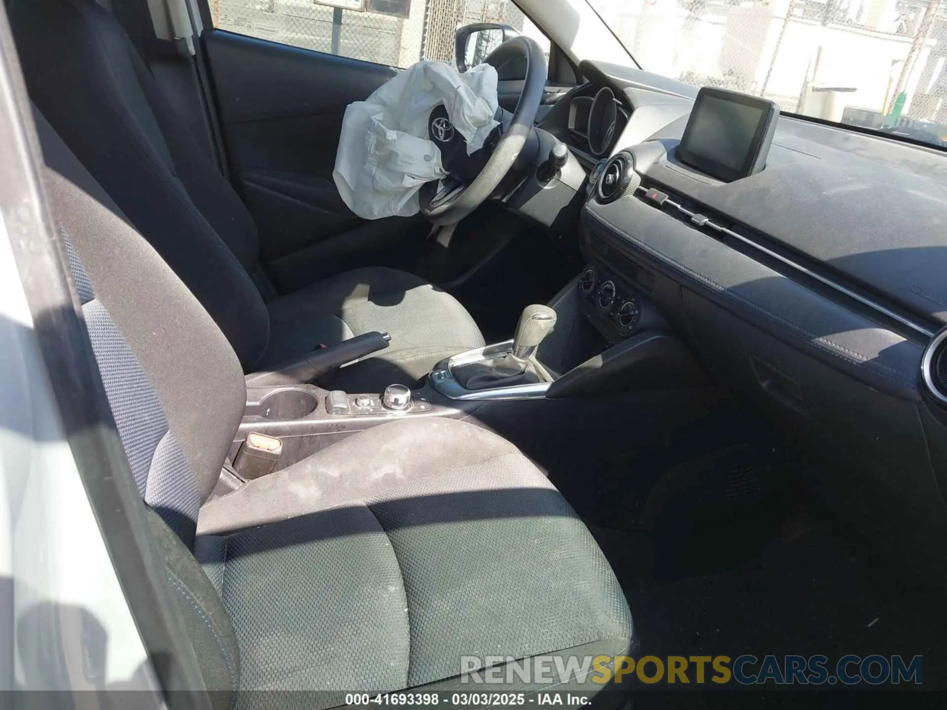 5 Photograph of a damaged car 3MYDLBYVXKY515604 TOYOTA YARIS 2019