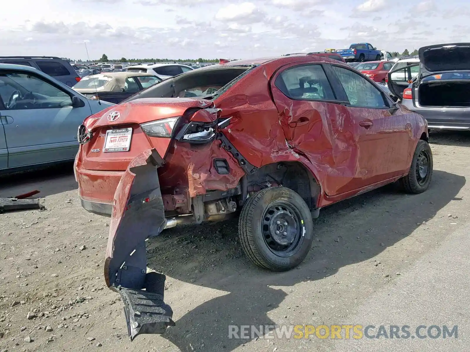 4 Photograph of a damaged car 3MYDLBYVXKY516039 TOYOTA YARIS 2019