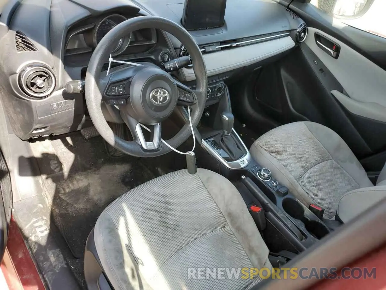 8 Photograph of a damaged car 3MYDLBYVXKY519054 TOYOTA YARIS 2019
