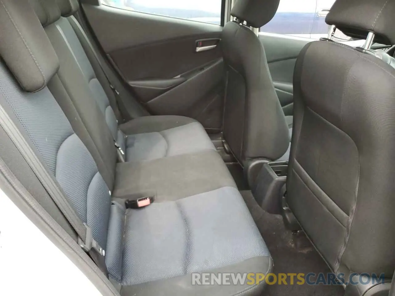 10 Photograph of a damaged car 3MYDLBYVXKY520348 TOYOTA YARIS 2019