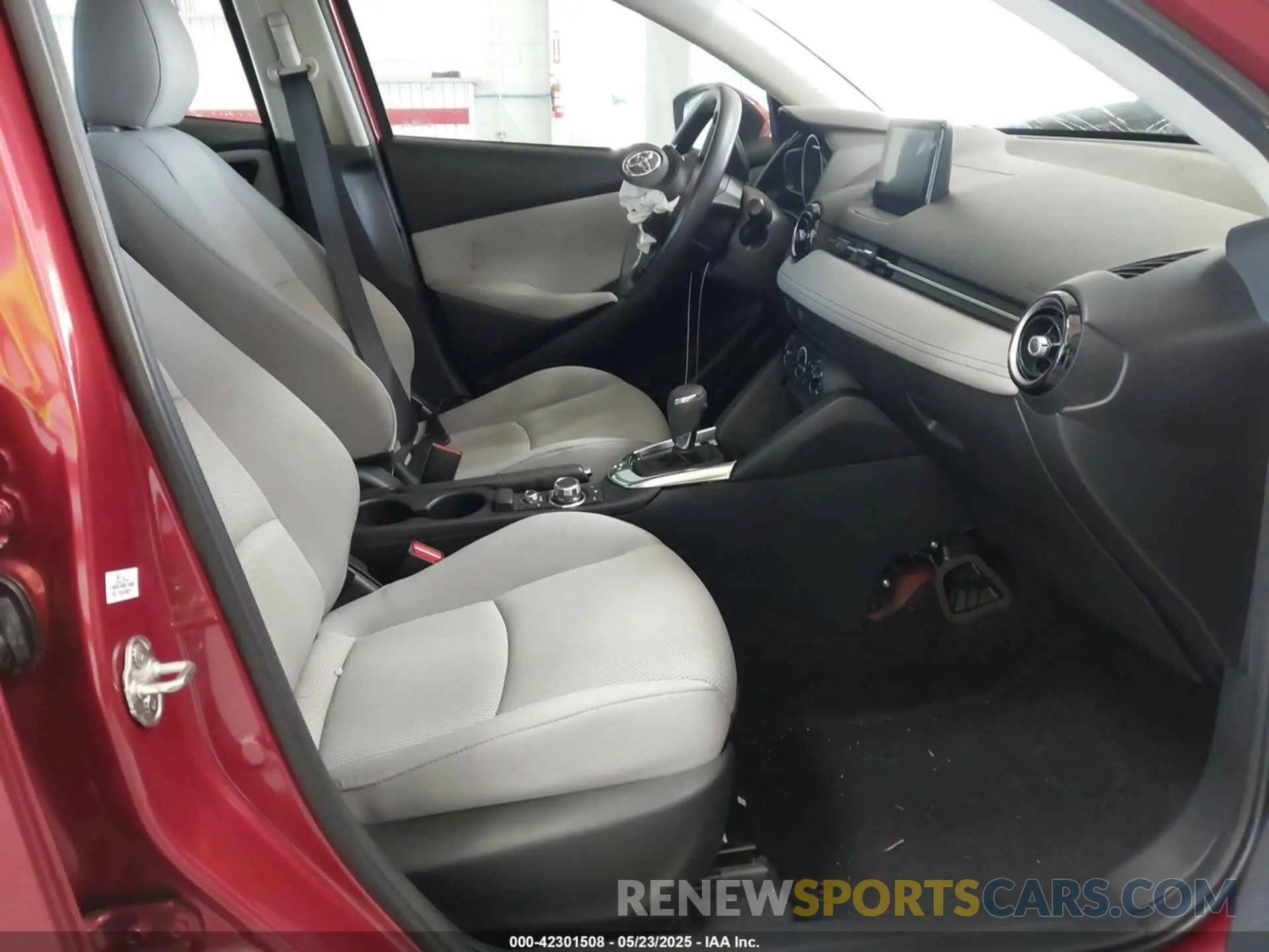 5 Photograph of a damaged car 3MYDLBYVXKY524593 TOYOTA YARIS 2019