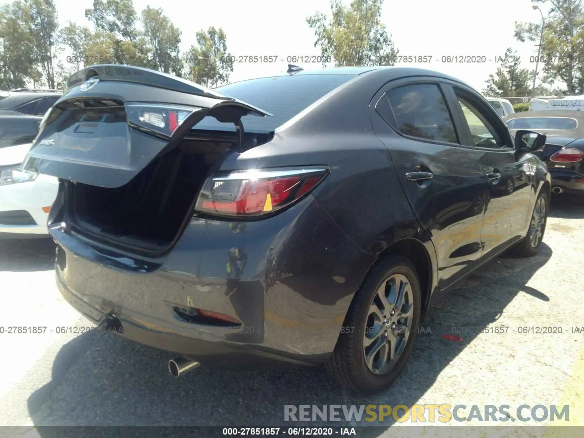 4 Photograph of a damaged car 3MYDLBYVXKY526120 TOYOTA YARIS 2019