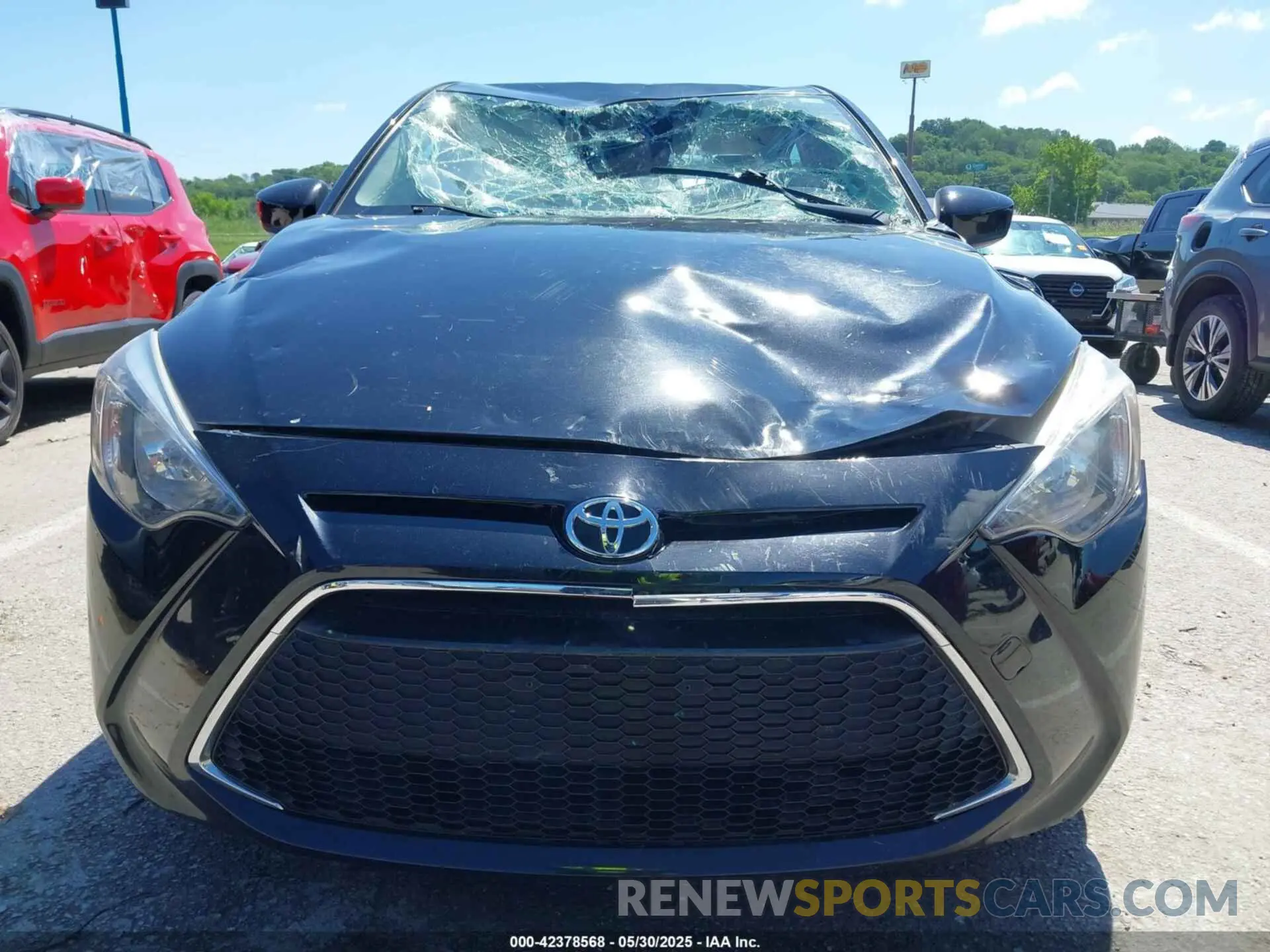 12 Photograph of a damaged car 3MYDLBYVXKY527526 TOYOTA YARIS 2019
