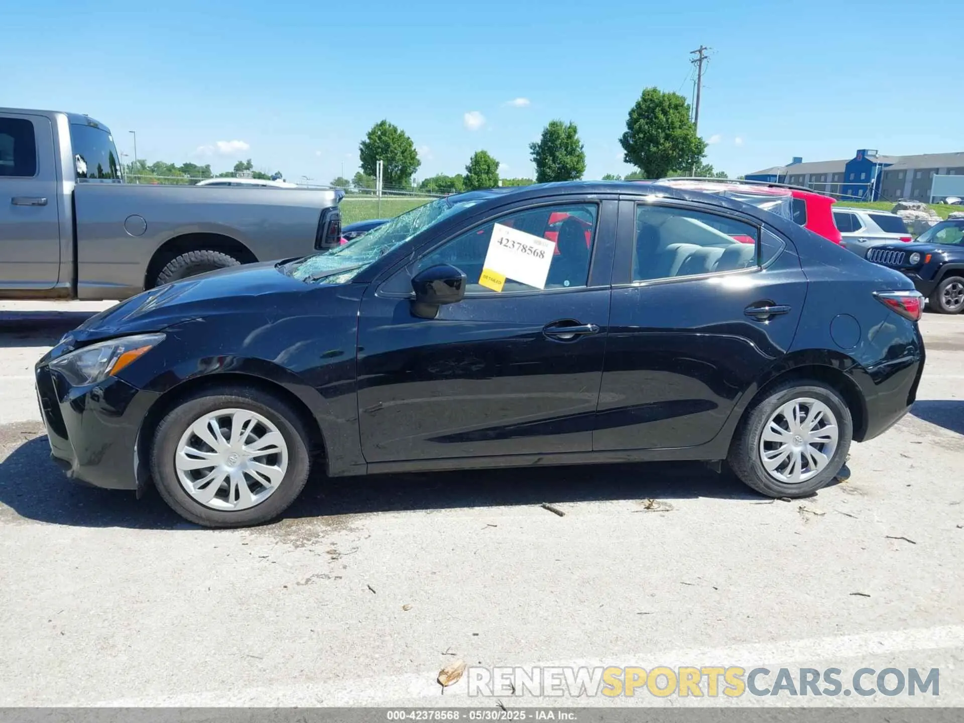 14 Photograph of a damaged car 3MYDLBYVXKY527526 TOYOTA YARIS 2019