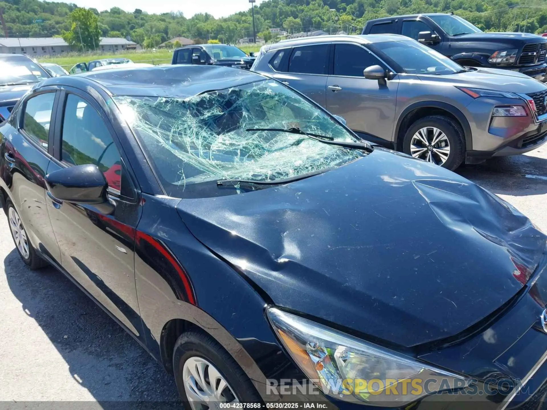 17 Photograph of a damaged car 3MYDLBYVXKY527526 TOYOTA YARIS 2019