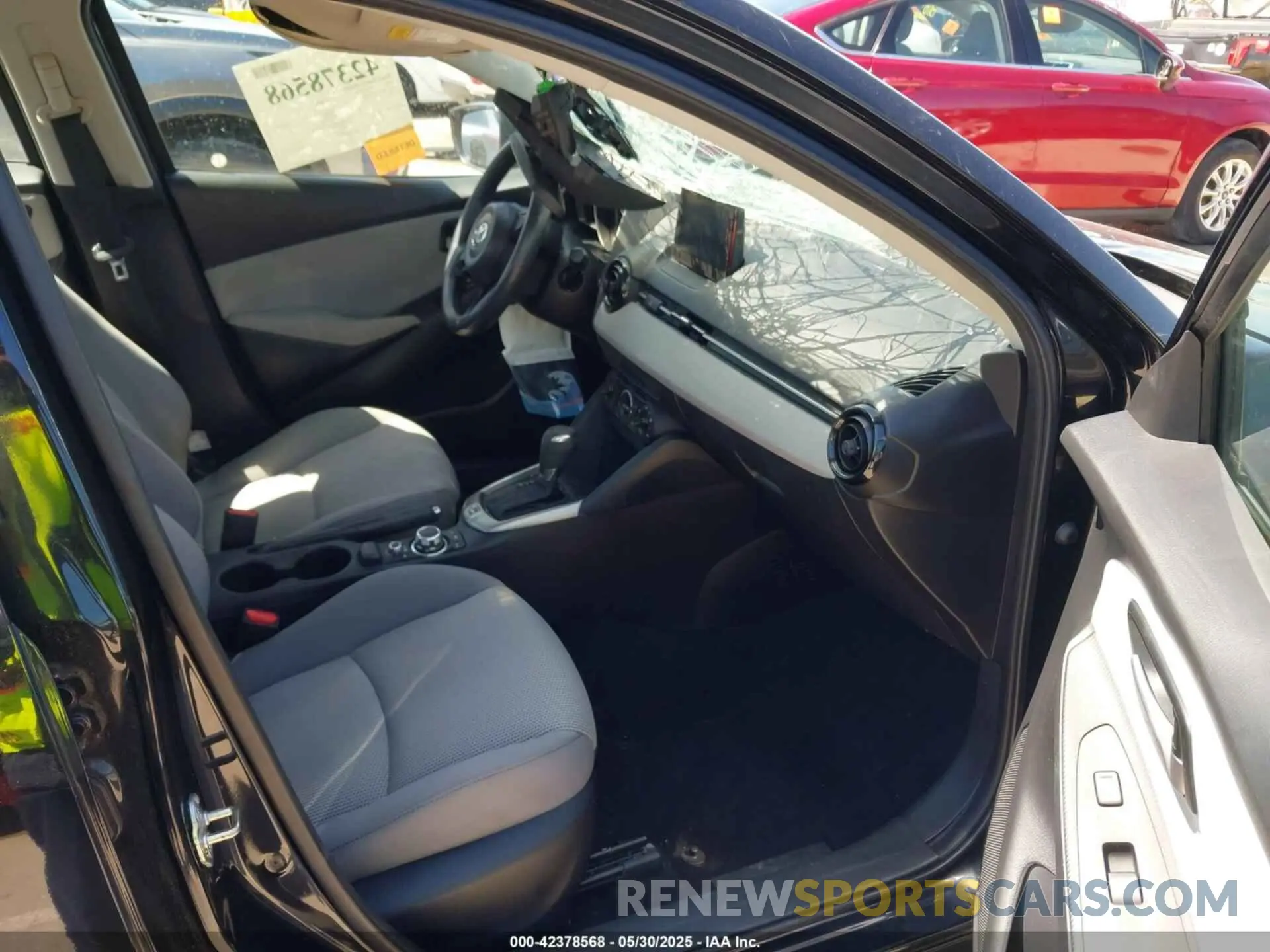 5 Photograph of a damaged car 3MYDLBYVXKY527526 TOYOTA YARIS 2019