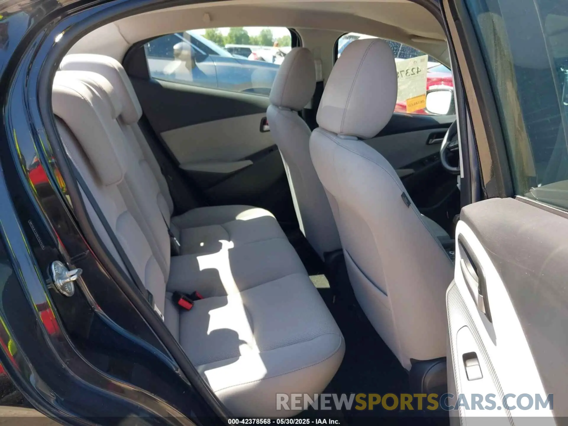 8 Photograph of a damaged car 3MYDLBYVXKY527526 TOYOTA YARIS 2019