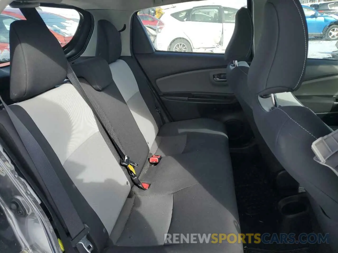 10 Photograph of a damaged car VNKKTUD34KA101011 TOYOTA YARIS 2019