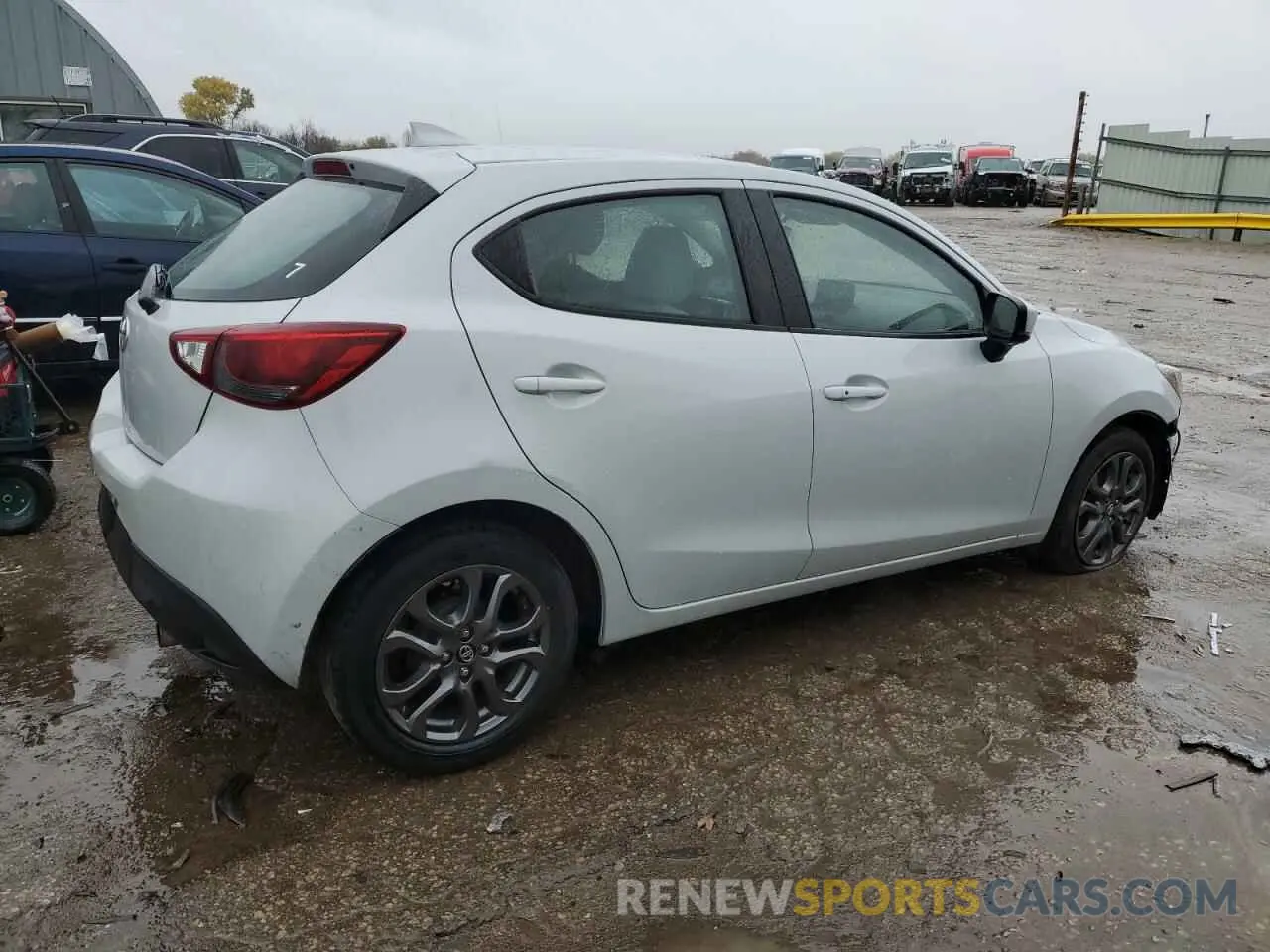 3 Photograph of a damaged car 3MYDLBJV0LY701681 TOYOTA YARIS 2020
