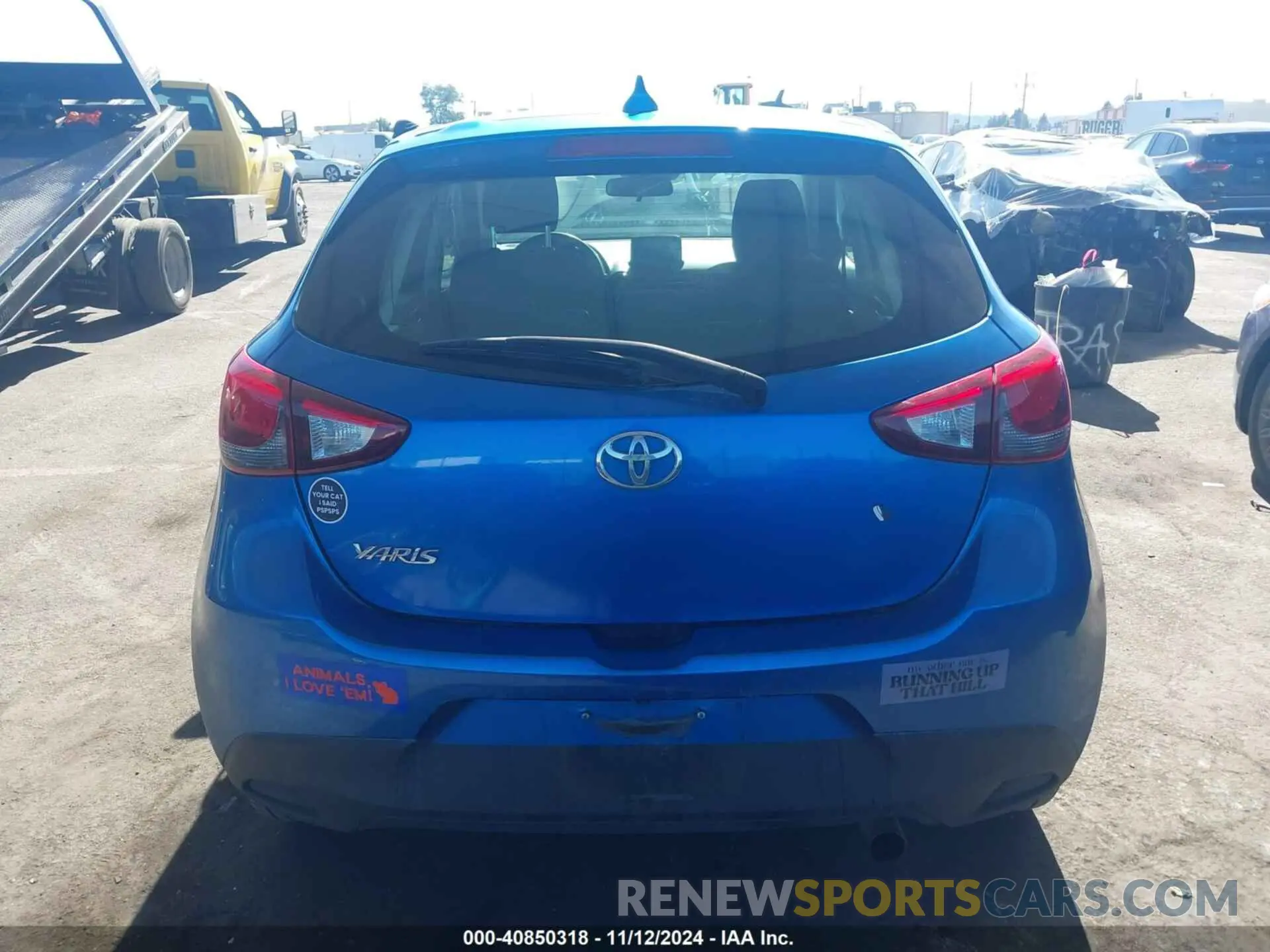 17 Photograph of a damaged car 3MYDLBJV0LY702197 TOYOTA YARIS 2020