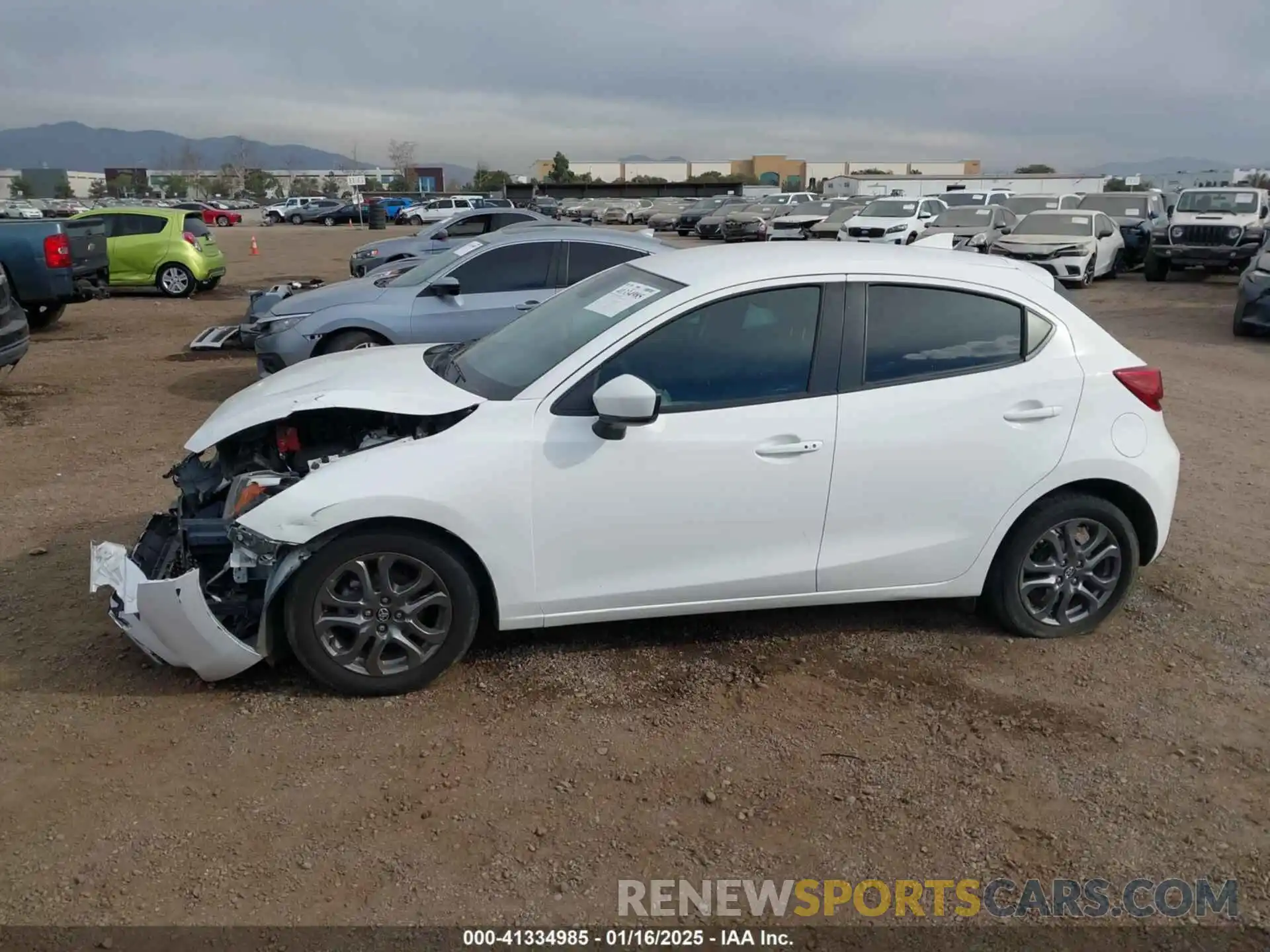 15 Photograph of a damaged car 3MYDLBJV0LY705097 TOYOTA YARIS 2020