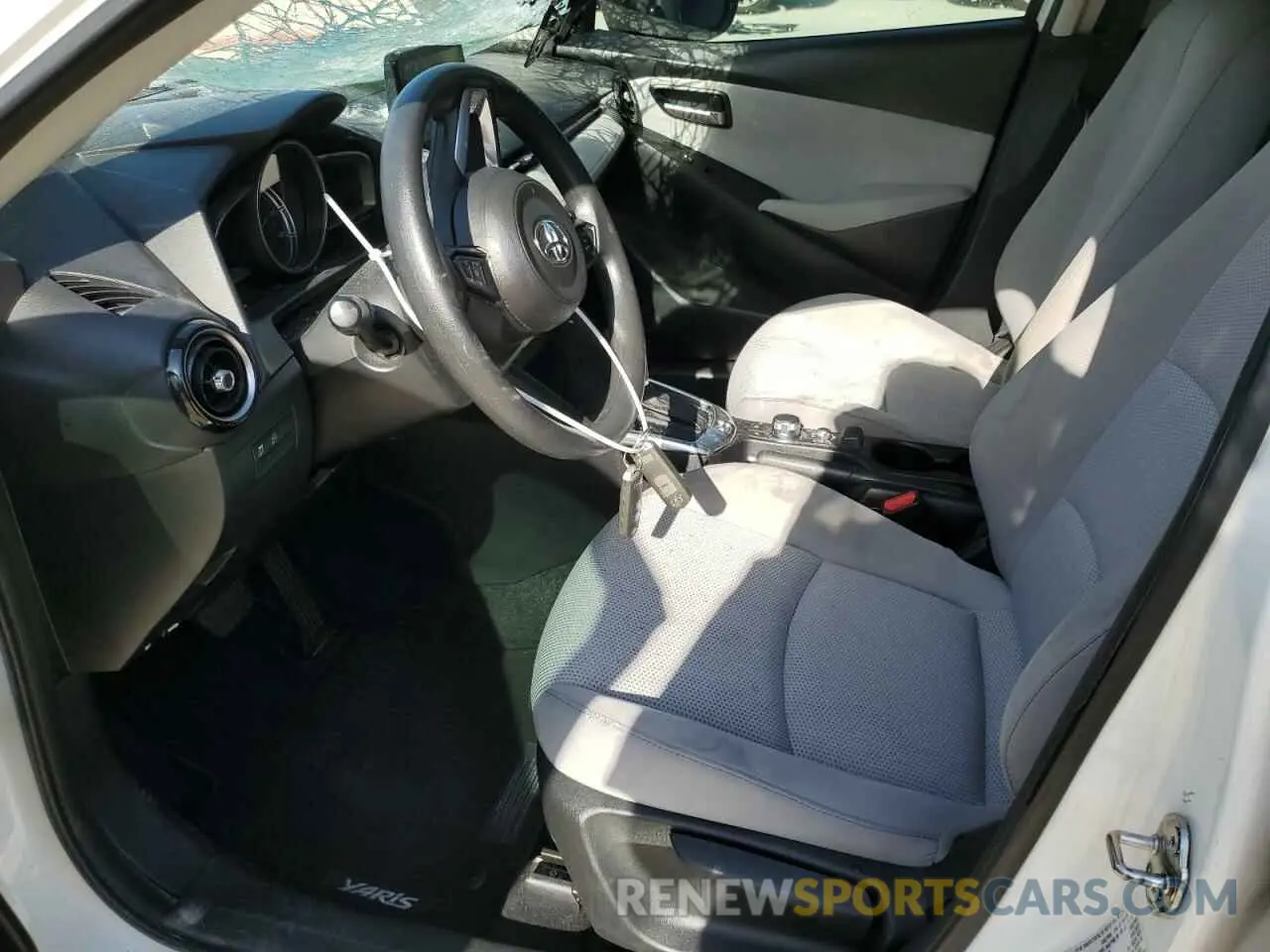 7 Photograph of a damaged car 3MYDLBJV1LY701432 TOYOTA YARIS 2020